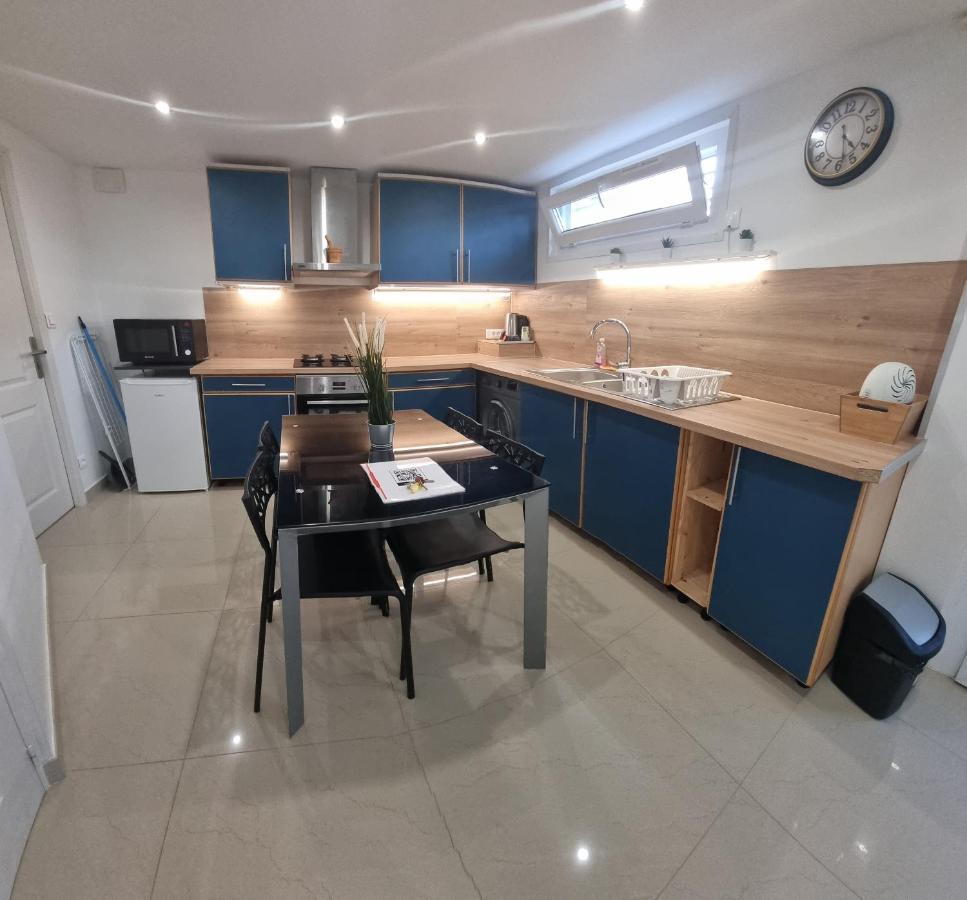 Studio Arena - Groupama Stadium Lyon Meyzieu Bagian luar foto
