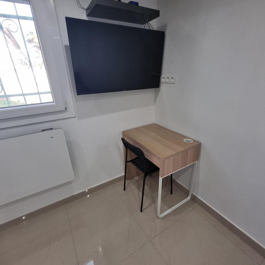 Studio Arena - Groupama Stadium Lyon Meyzieu Bagian luar foto