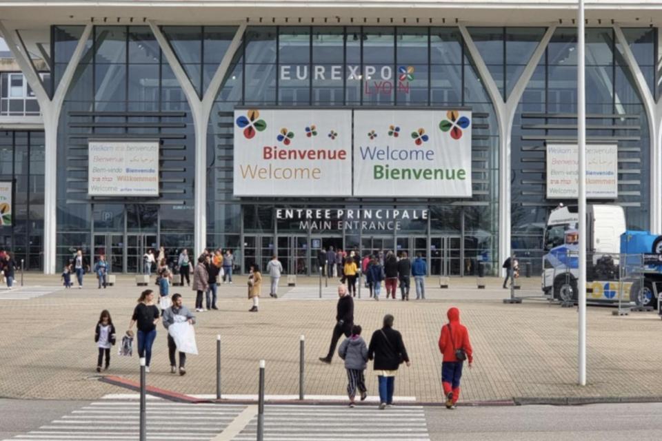 Studio Arena - Groupama Stadium Lyon Meyzieu Bagian luar foto